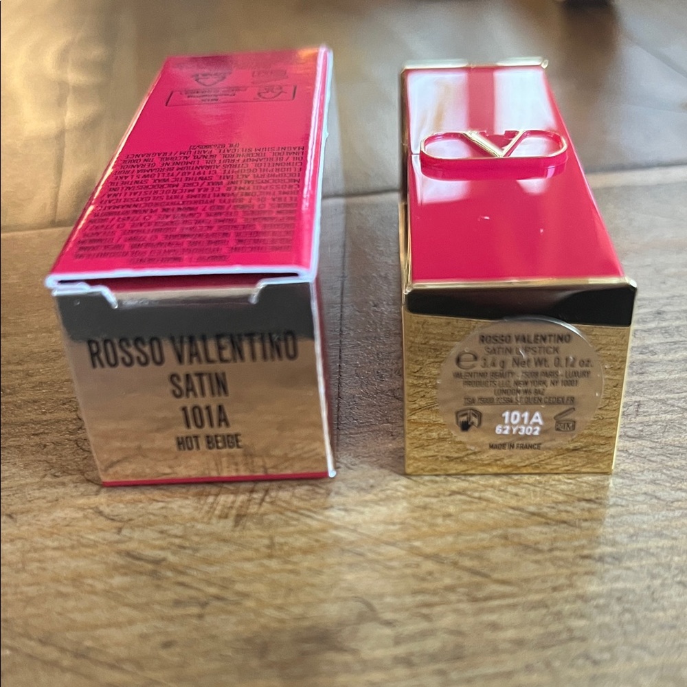 Valentino Rosso Valentino Satin Lipstick — 101A Hot Beige - Picture 5 of 5